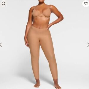 Skims foundation Sienna leggings